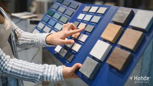 Laattanäytteitä kansiossa