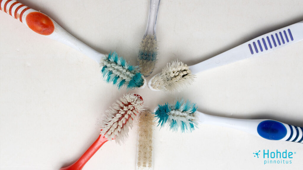 käytettyjä hammasharjoja ympyrässä